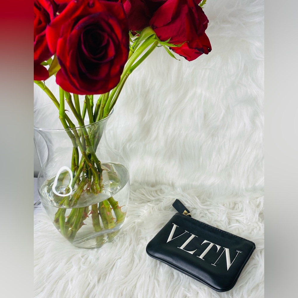 Valentino Garavani VLTN Black Leather Card Case Authentic With Tag - Picture 12 of 17